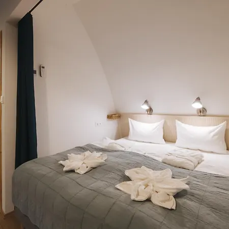 Lombhaz * Tiszaorveny